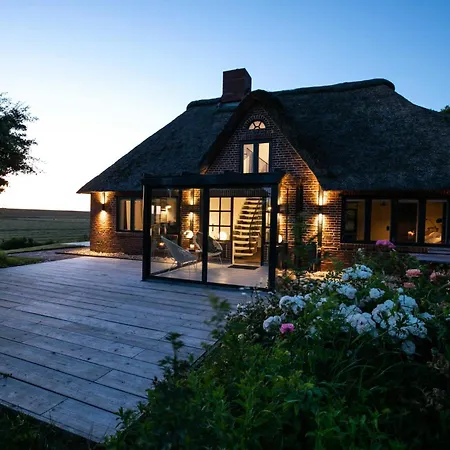 펜션 Luxurioeses No 1